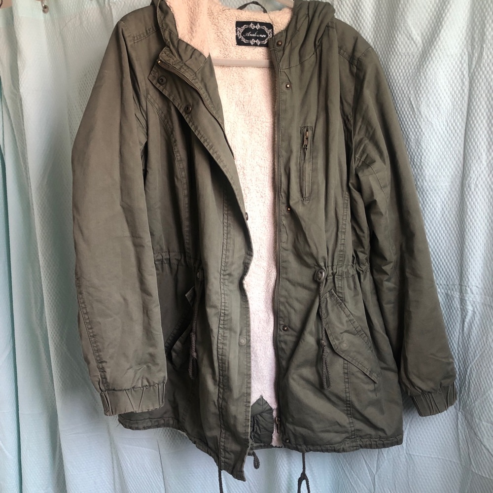 Women’s Fuzzy Lined Olive Parka